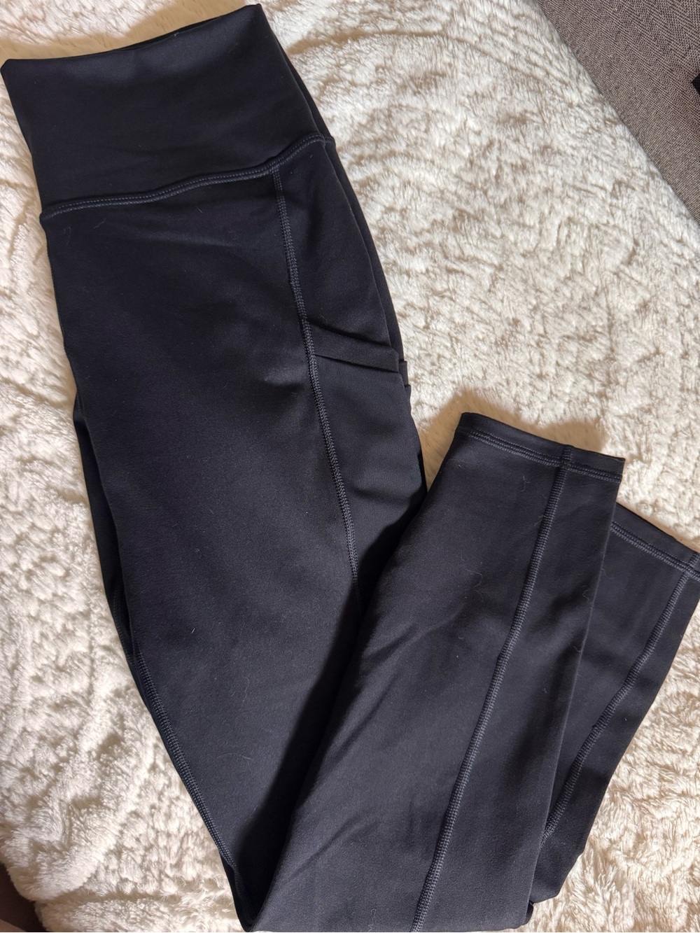 NWT Fabletics On-the-Go PowerHold Leggings with Side Pocket - M/8 Short
